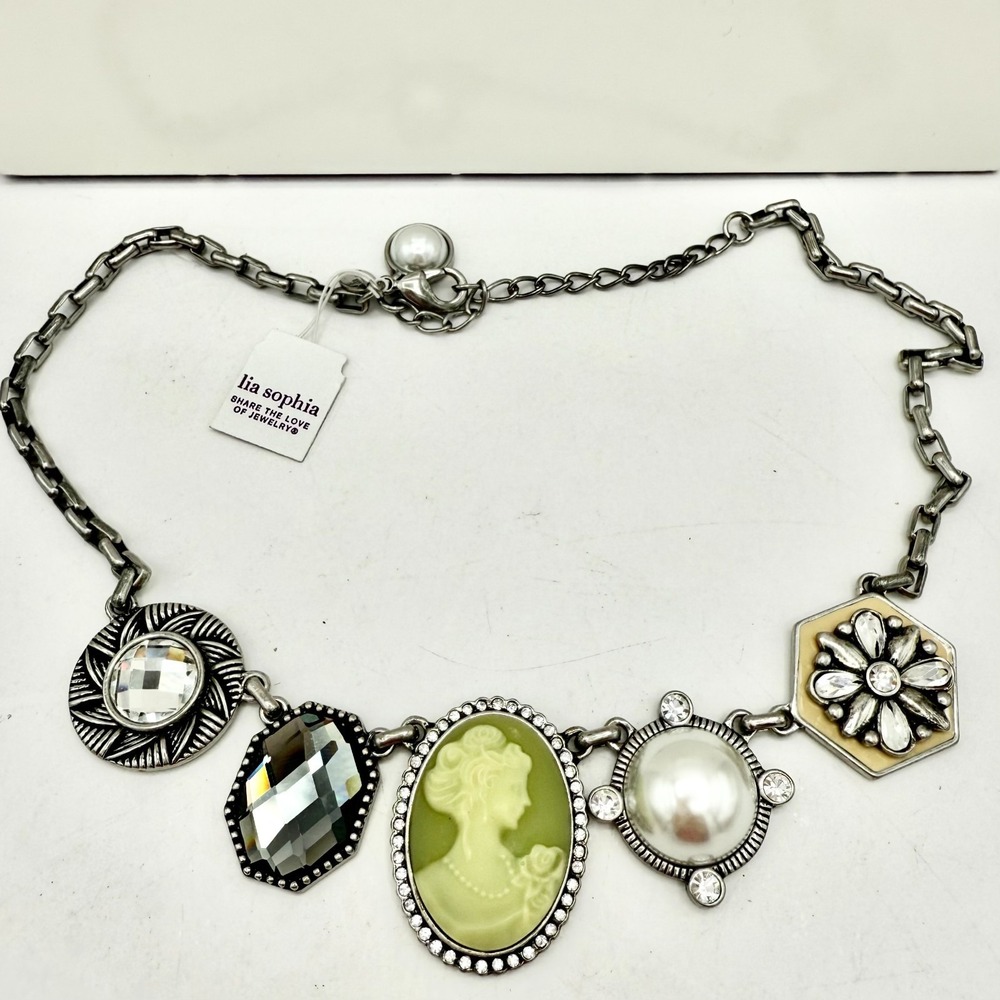 Retirired Lia Sophia Nostalgia Necklace Cameo Crystal Pearl 15–19" Vintage Look - Picture 3 of 9
